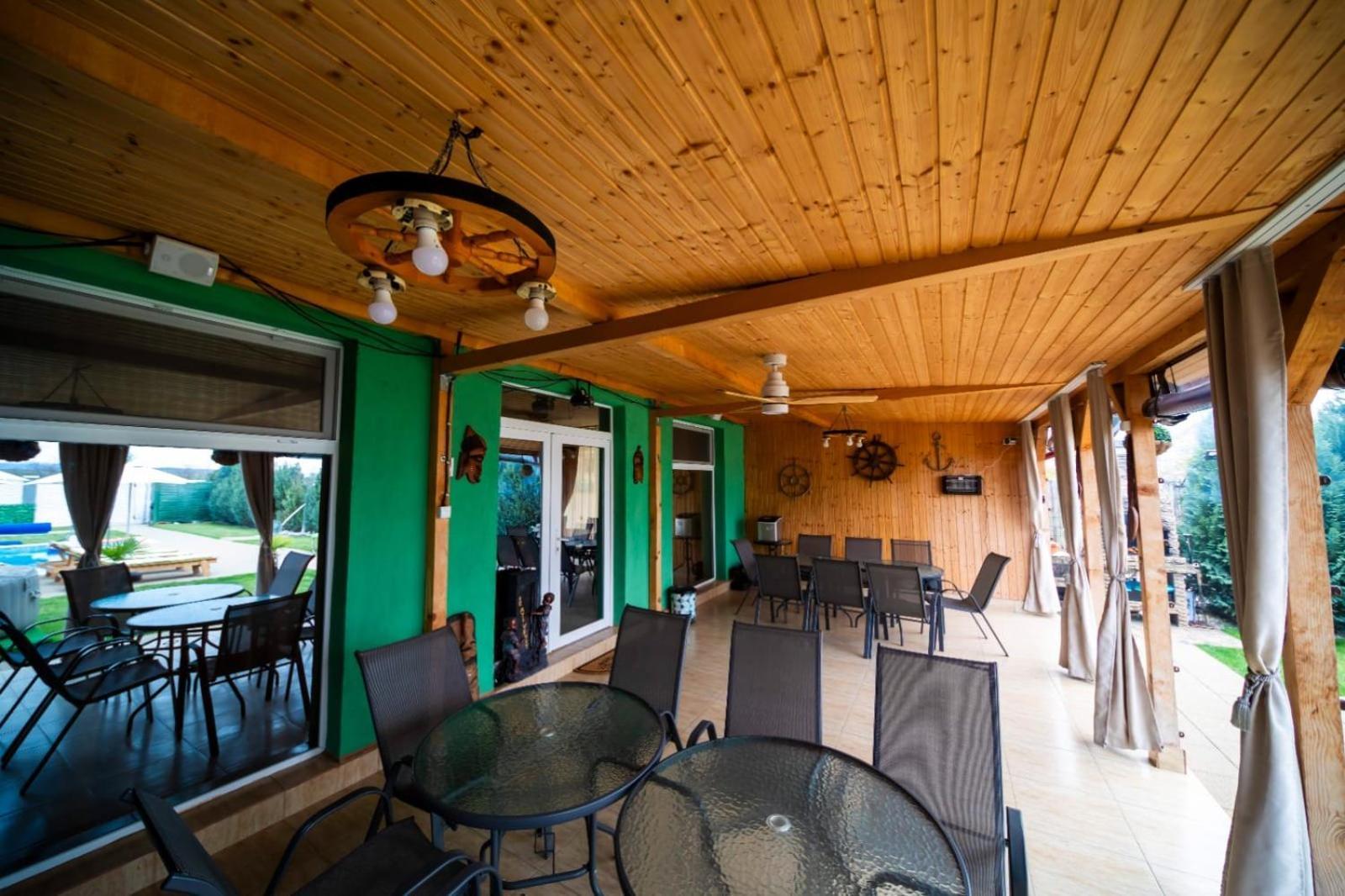 Danube Home Ostrovu Corbului Экстерьер фото
